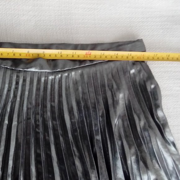 TOPSHOP Metallic Pleated Midi Skirt - Picture 8 of 9